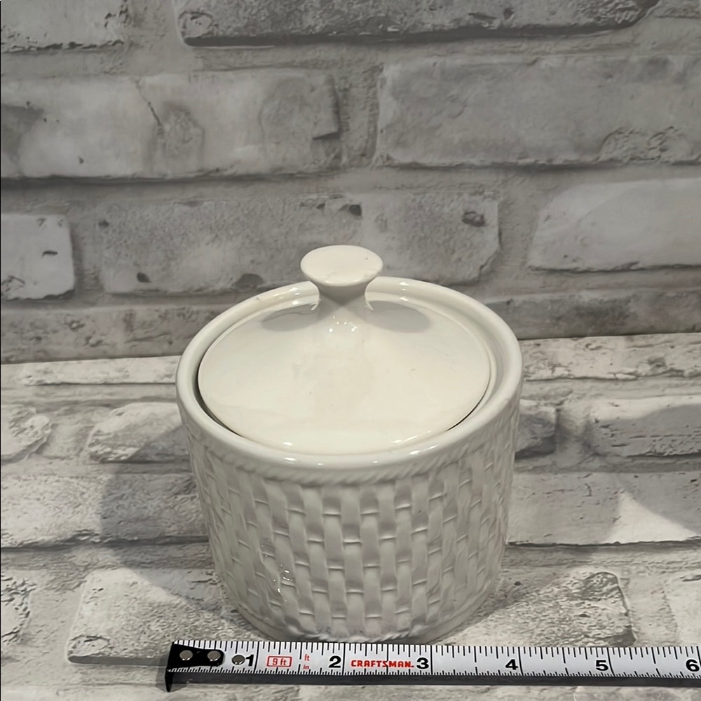 LNT home White Ceramic Sugar Bowl and Creamer Set - Picture 5 of 9